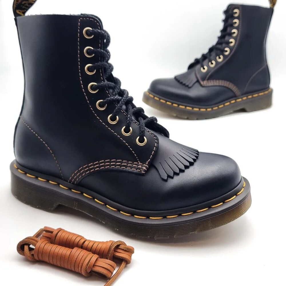 DR. MARTENS 1460 PASCAL ABRUZZO KILTIE BLACK